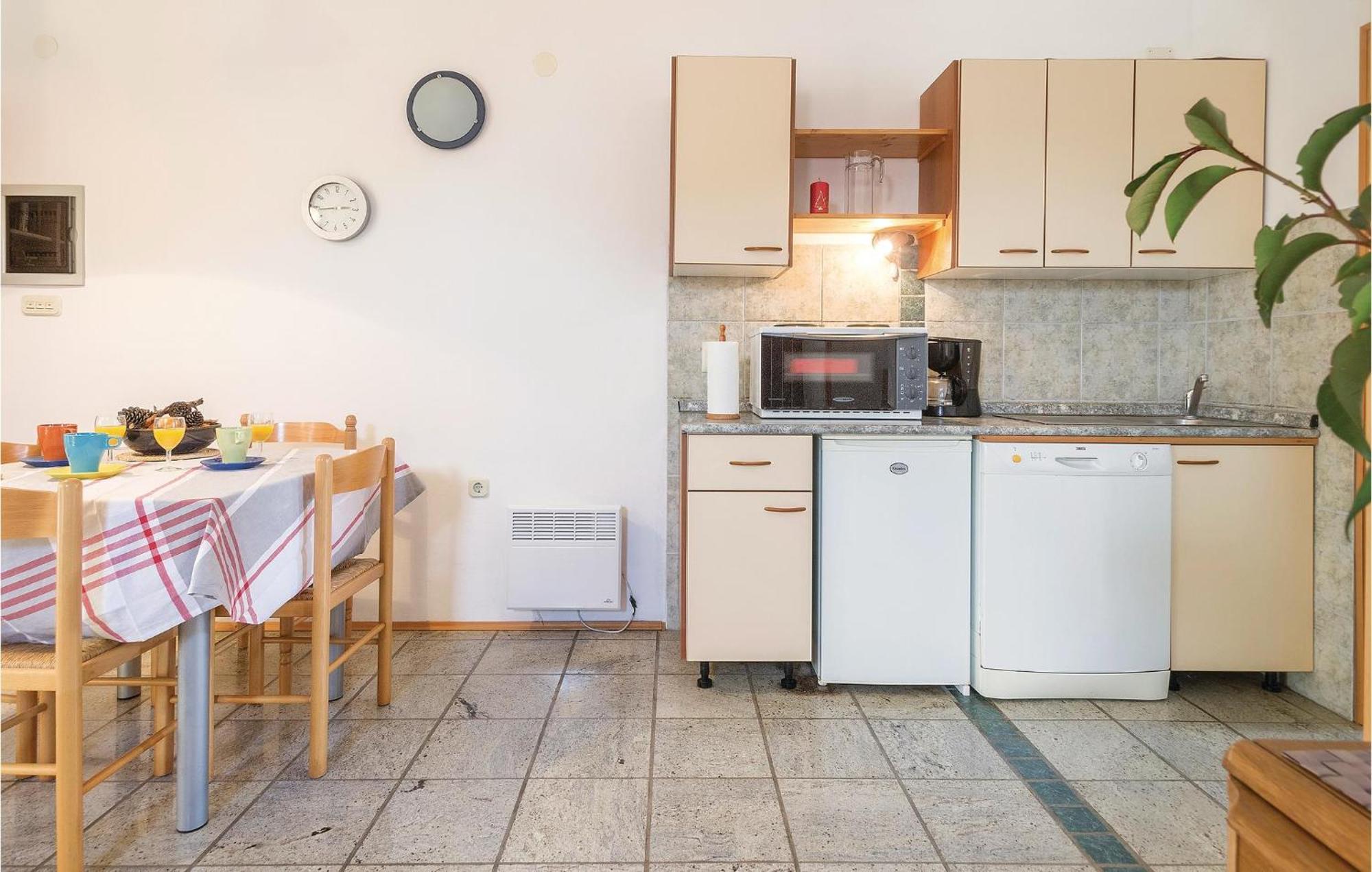 Lovely Apartment In Fazana With House Sea View Bagian luar foto