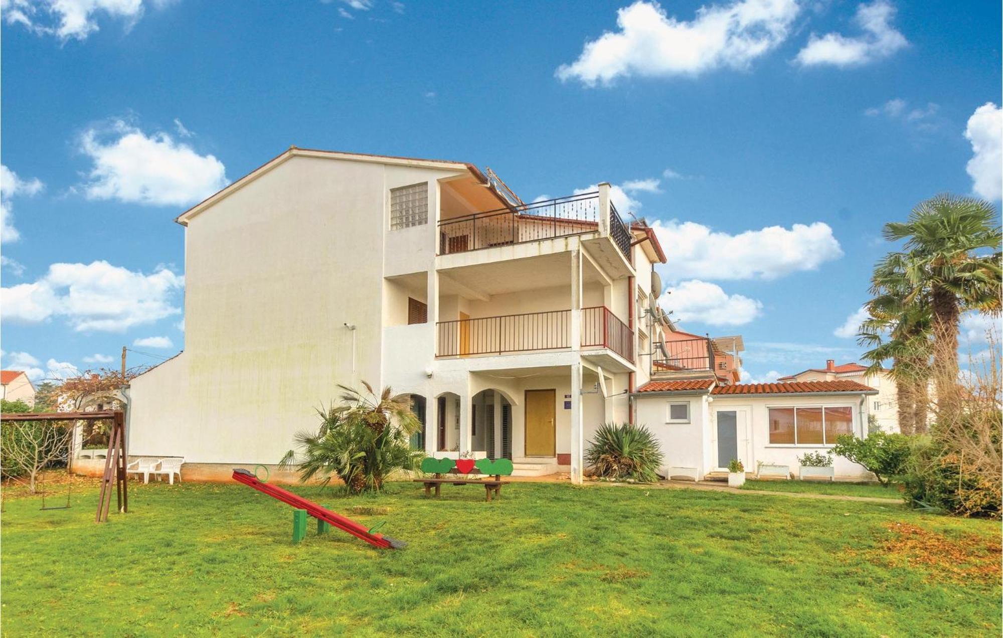 Lovely Apartment In Fazana With House Sea View Bagian luar foto
