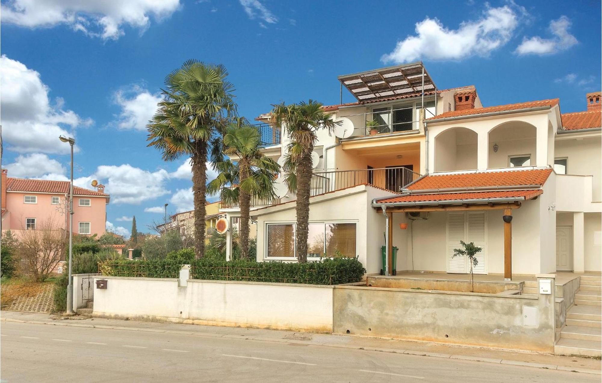 Lovely Apartment In Fazana With House Sea View Bagian luar foto